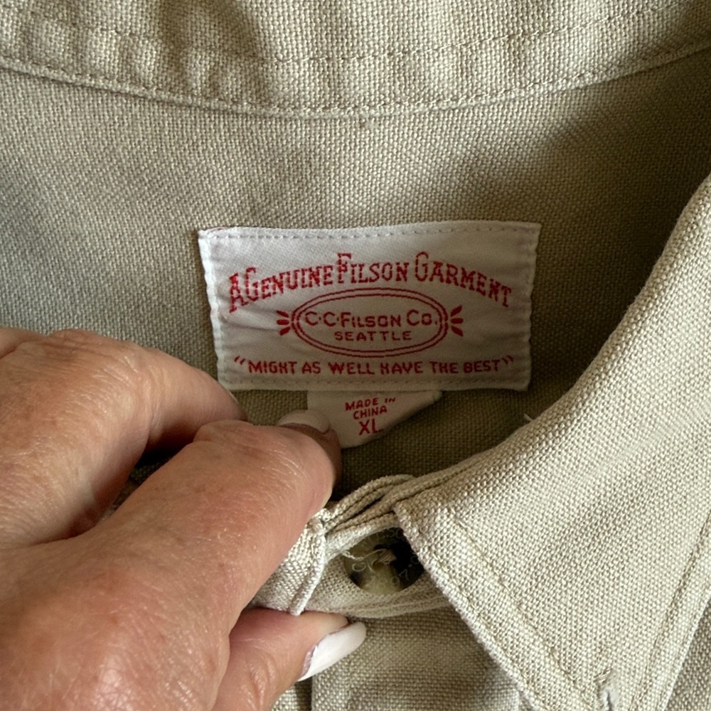 Filson Men's XL Khaki Heavy Weight Button-Up Shirt - Picture 3 of 5